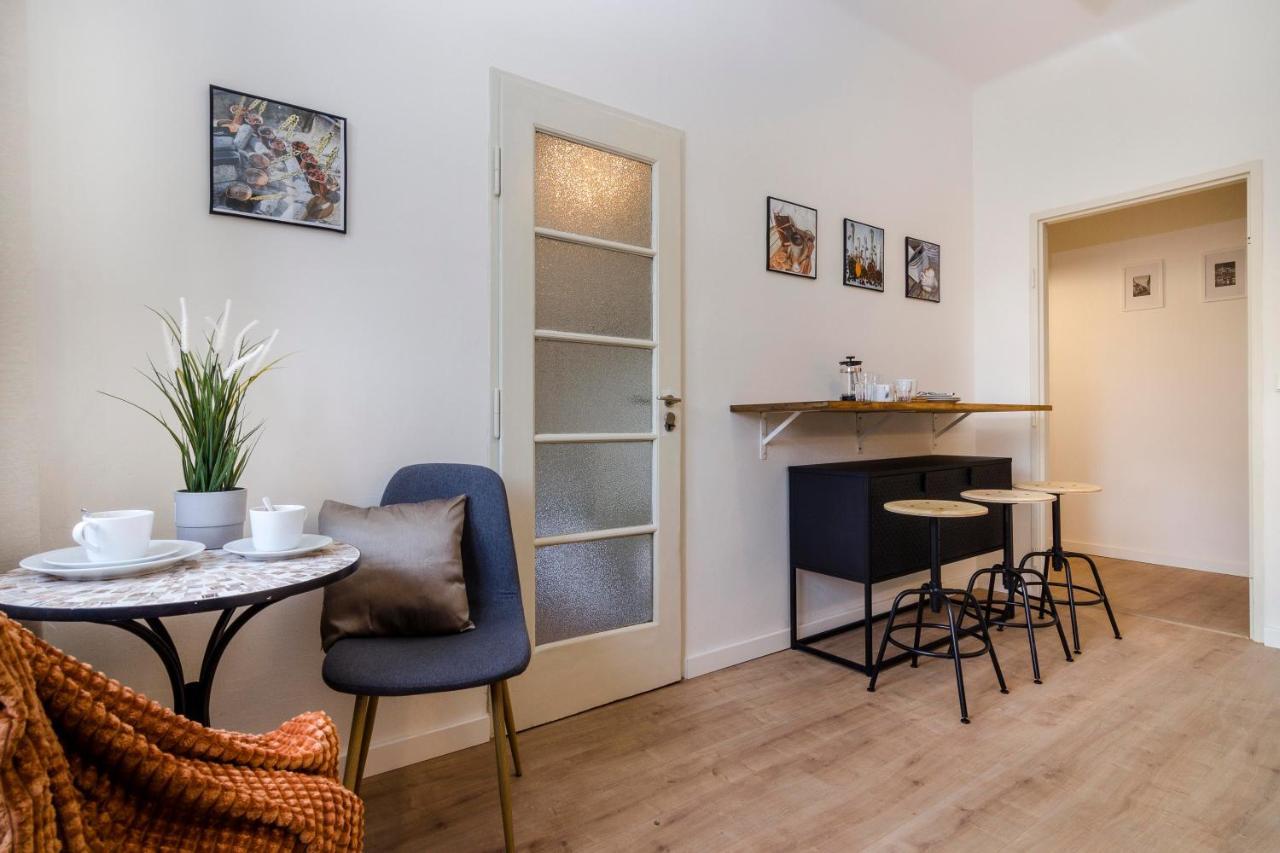 Apt In Prague Charles Bridge 1Km By Michal&Friends Exterior photo