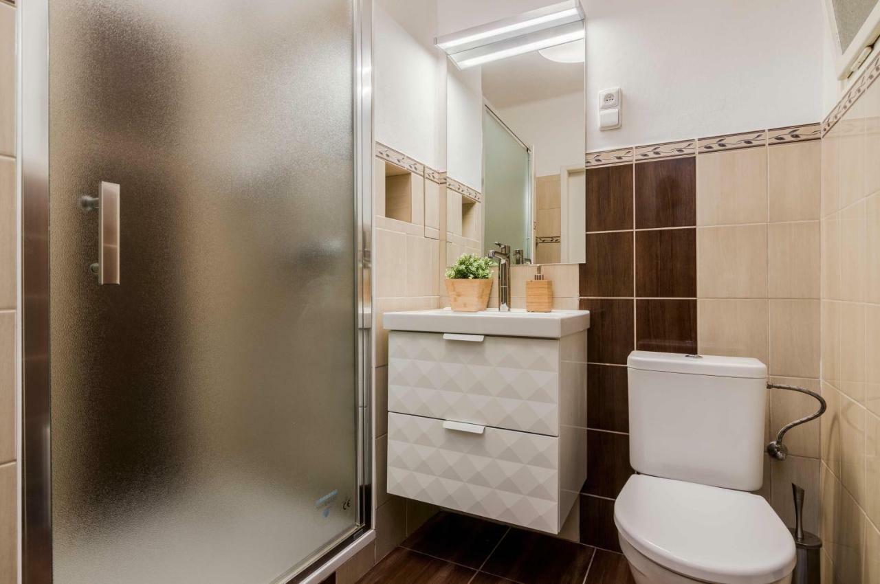 Apt In Prague Charles Bridge 1Km By Michal&Friends Exterior photo