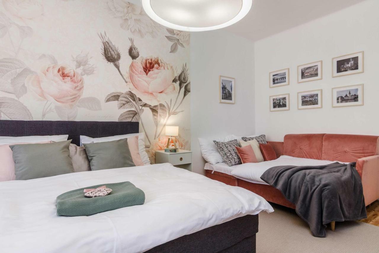 Apt In Prague Charles Bridge 1Km By Michal&Friends Exterior photo